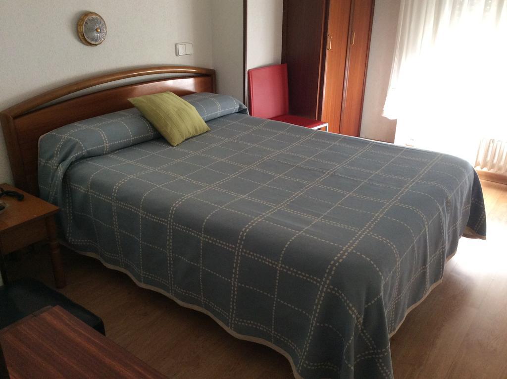Hostal Liebana Santander Room photo