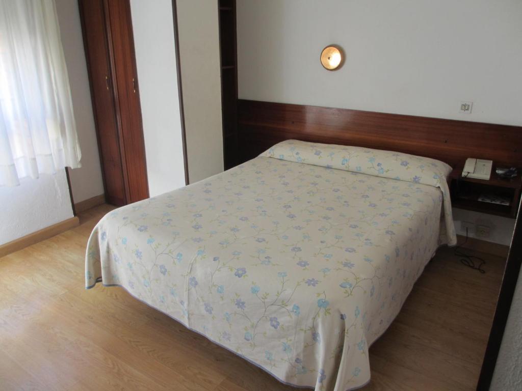 Hostal Liebana Santander Room photo