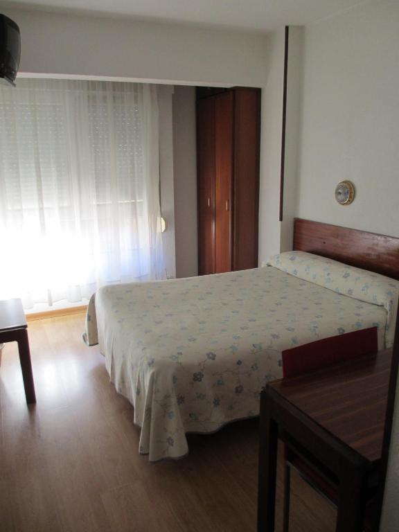 Hostal Liebana Santander Room photo
