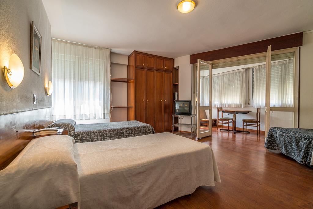 Hostal Liebana Santander Exterior photo