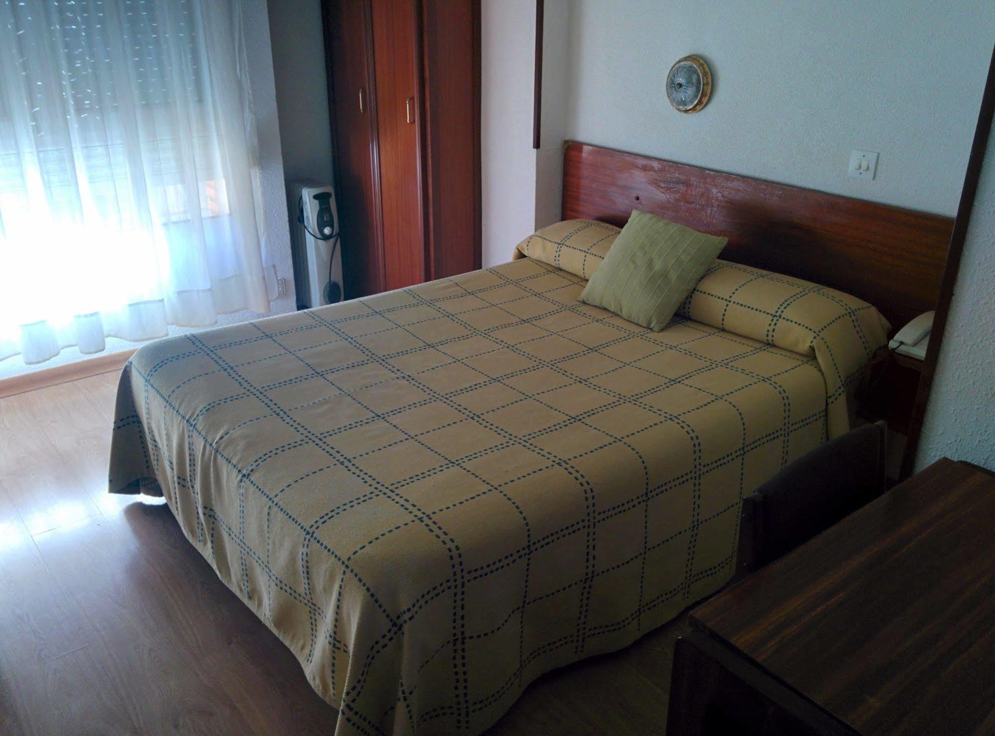 Hostal Liebana Santander Exterior photo
