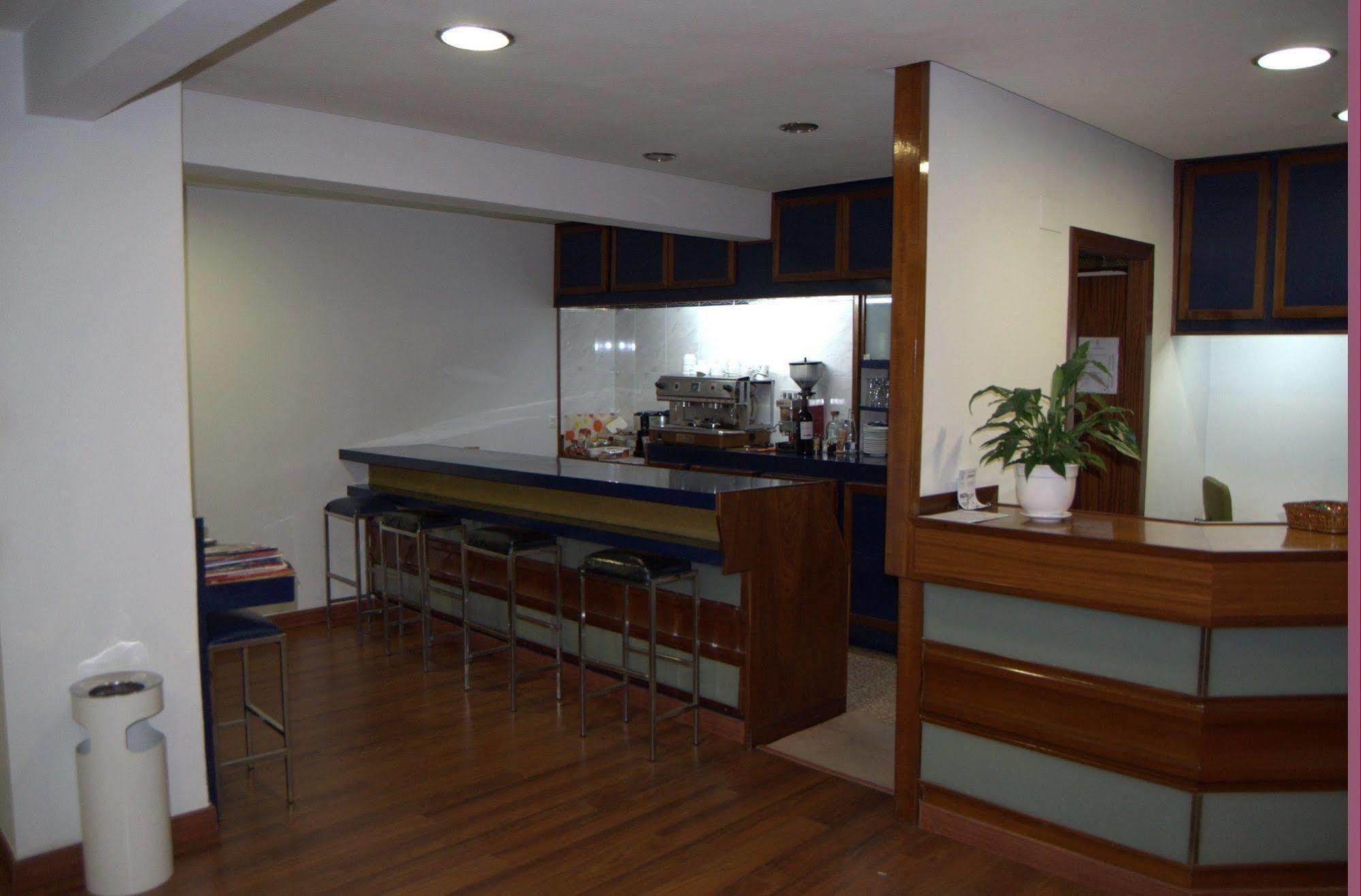 Hostal Liebana Santander Exterior photo