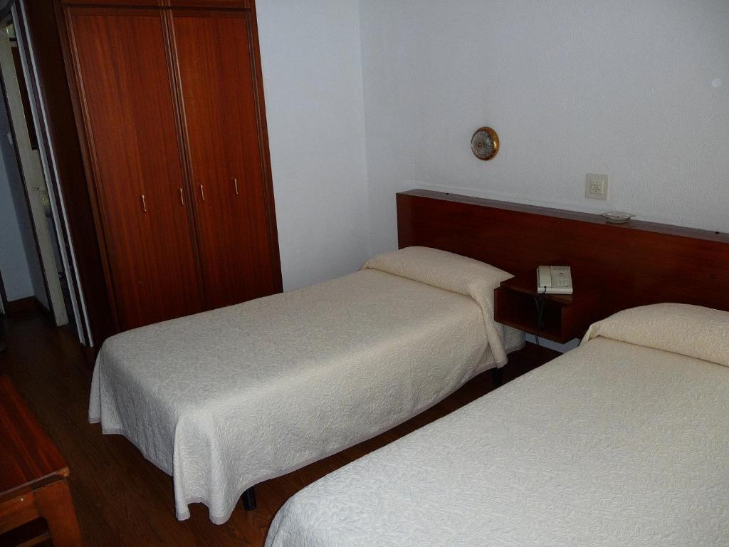 Hostal Liebana Santander Room photo