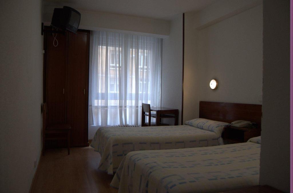 Hostal Liebana Santander Room photo
